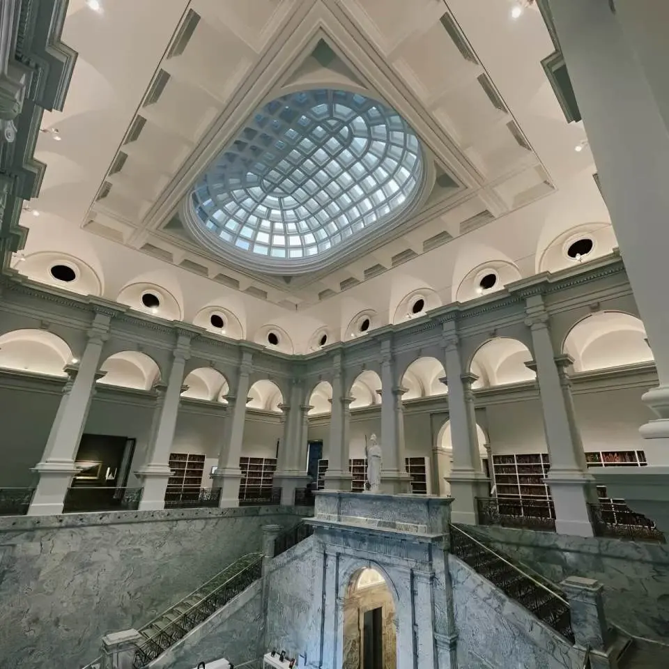 The domed & vaulted roof interior of the Cantor Visual Arts Center at Stanford University.