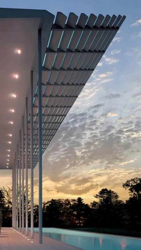 High level staggered overhang shading devices on the Donald Danforth Plant Science Center.
